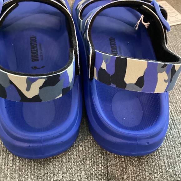 Birkenstock Kid's Mogami Birko-Flor Sandal in CMO Blue, size EU 34 - Picture 10 of 10